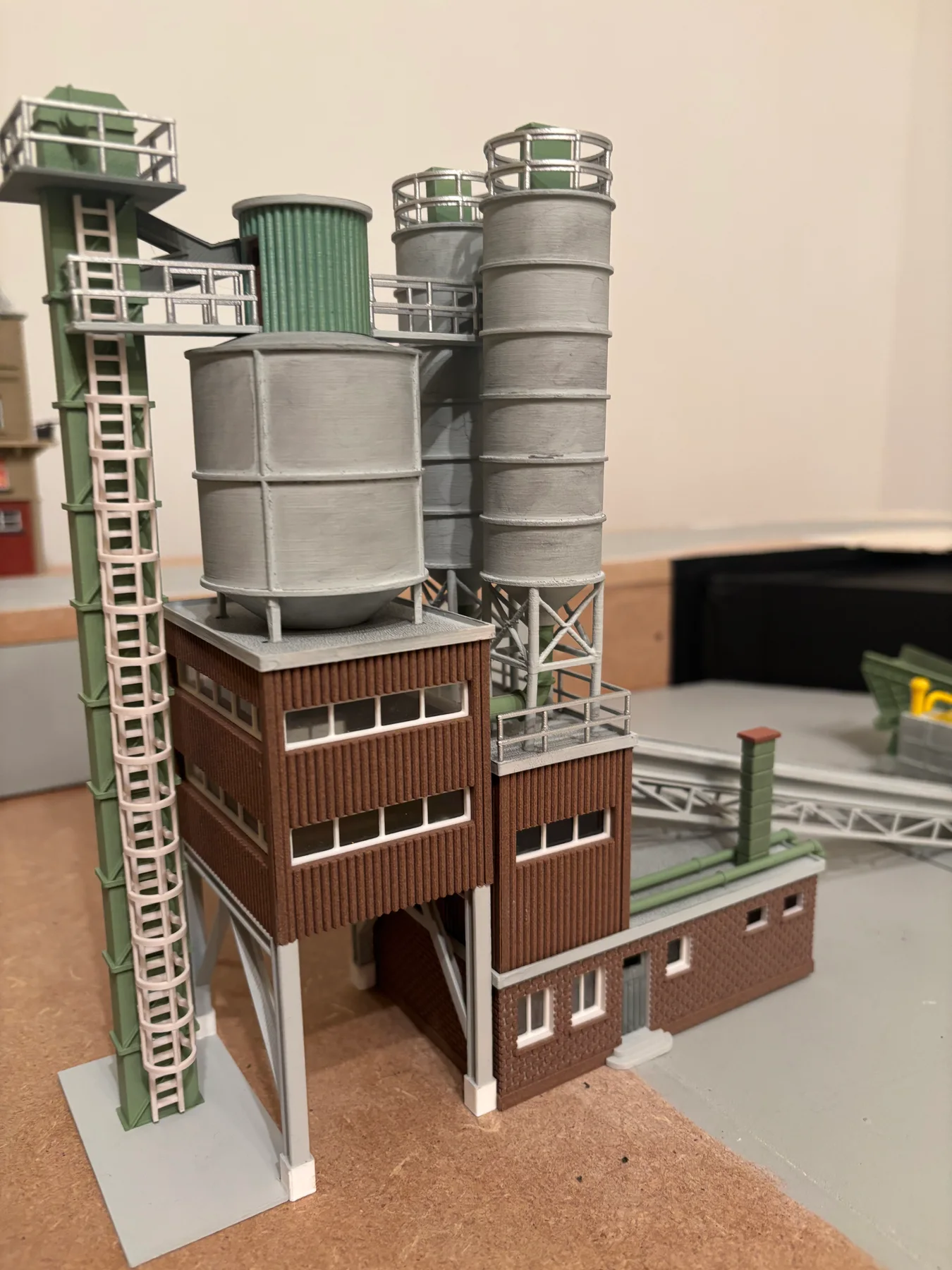 Cimenterie industrielle - voir la vue 2